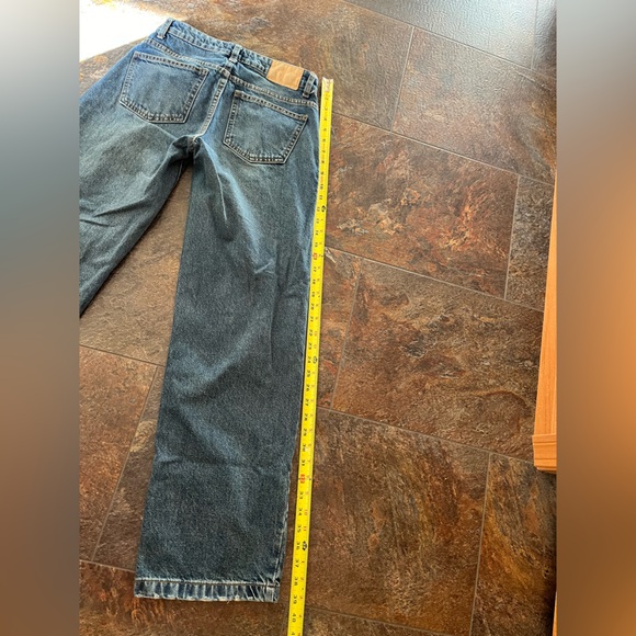Women’s Cotton On low rise straight leg medium wash denim jean. Size 24 - Picture 10 of 13